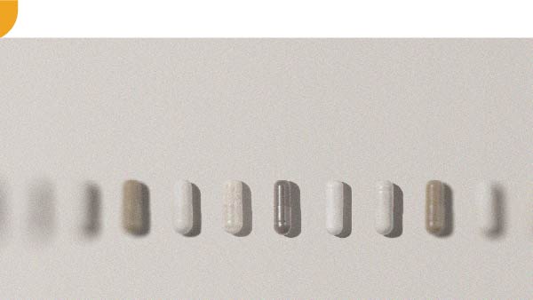 Multivitamin capsules Find out what a vitamin course is for