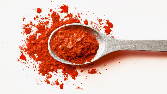 Brewer's yeast: a natural support for nervous balance and sleep Spoonful of powdered brewer's yeast